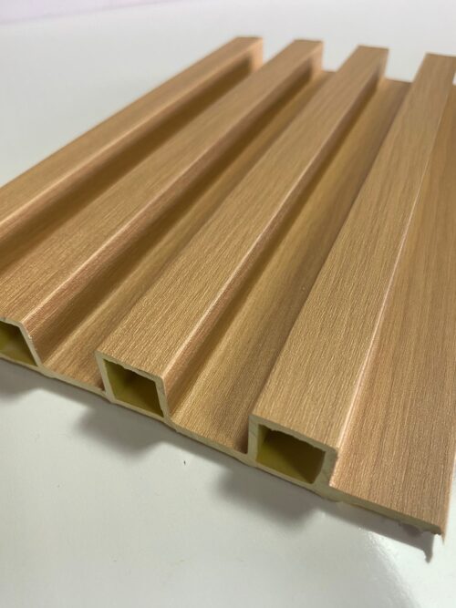 Tablilla WPC Color Pino.