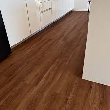 Piso SPC Roble Oscuro – 2.19 m²